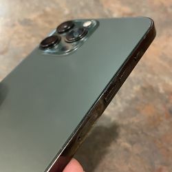 iPhone 13 Pro Max  unlocked 128GB