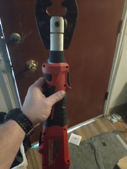 Milwaukee Cordless Hydraulic Crimping Tool