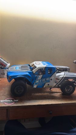 Losi Baja Rey v2