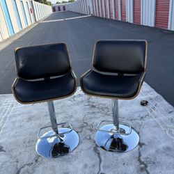 2 Tall Bar Stools