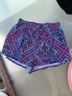 Patterned shorts  with mesh detail (M)