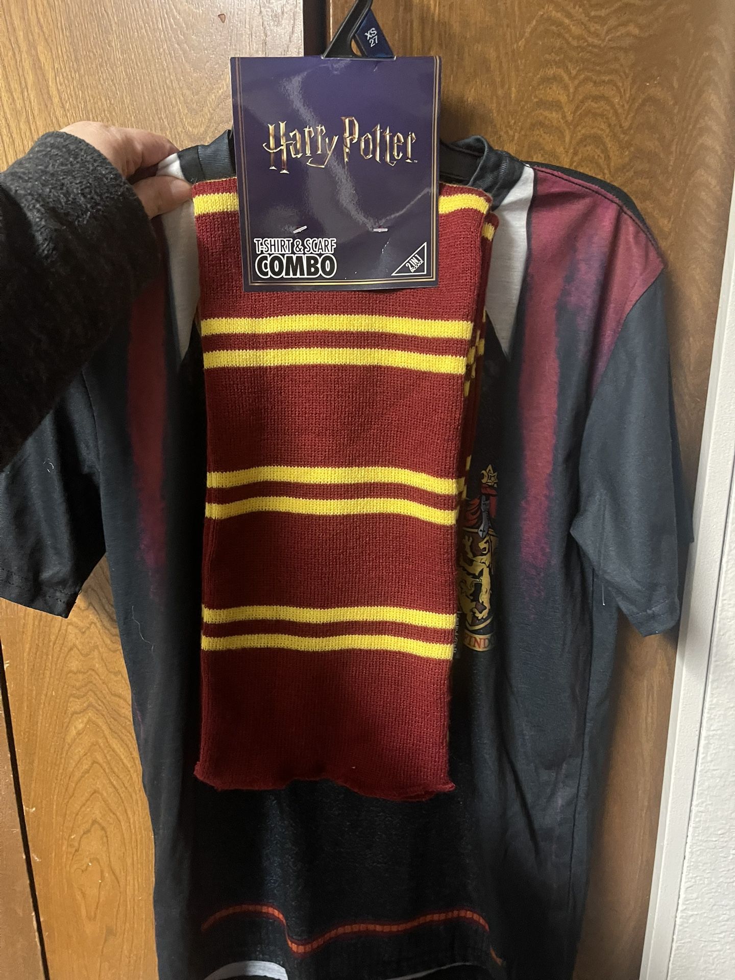 Harry Potter Shirt And Scarf Combo New Xs