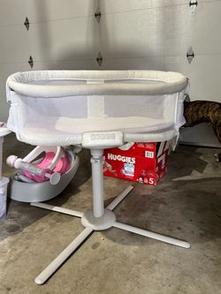 Halo soothing swivel bassinet