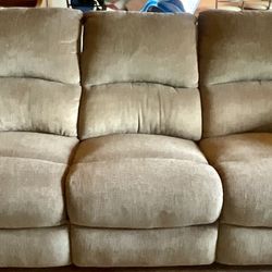 Draycoll Manual Reclining Sofa In Pewter