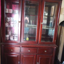 Broyhill Cherry wood China Hutch + Dining Table W/4 Chairs (Matching Set)
