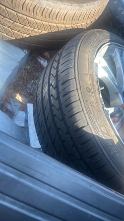 Two size 19s tires came off a tesla , one has to be dismounted.