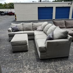 (Delivery Available) Ashley Furniture Grey Sectional Couch Sofa 
