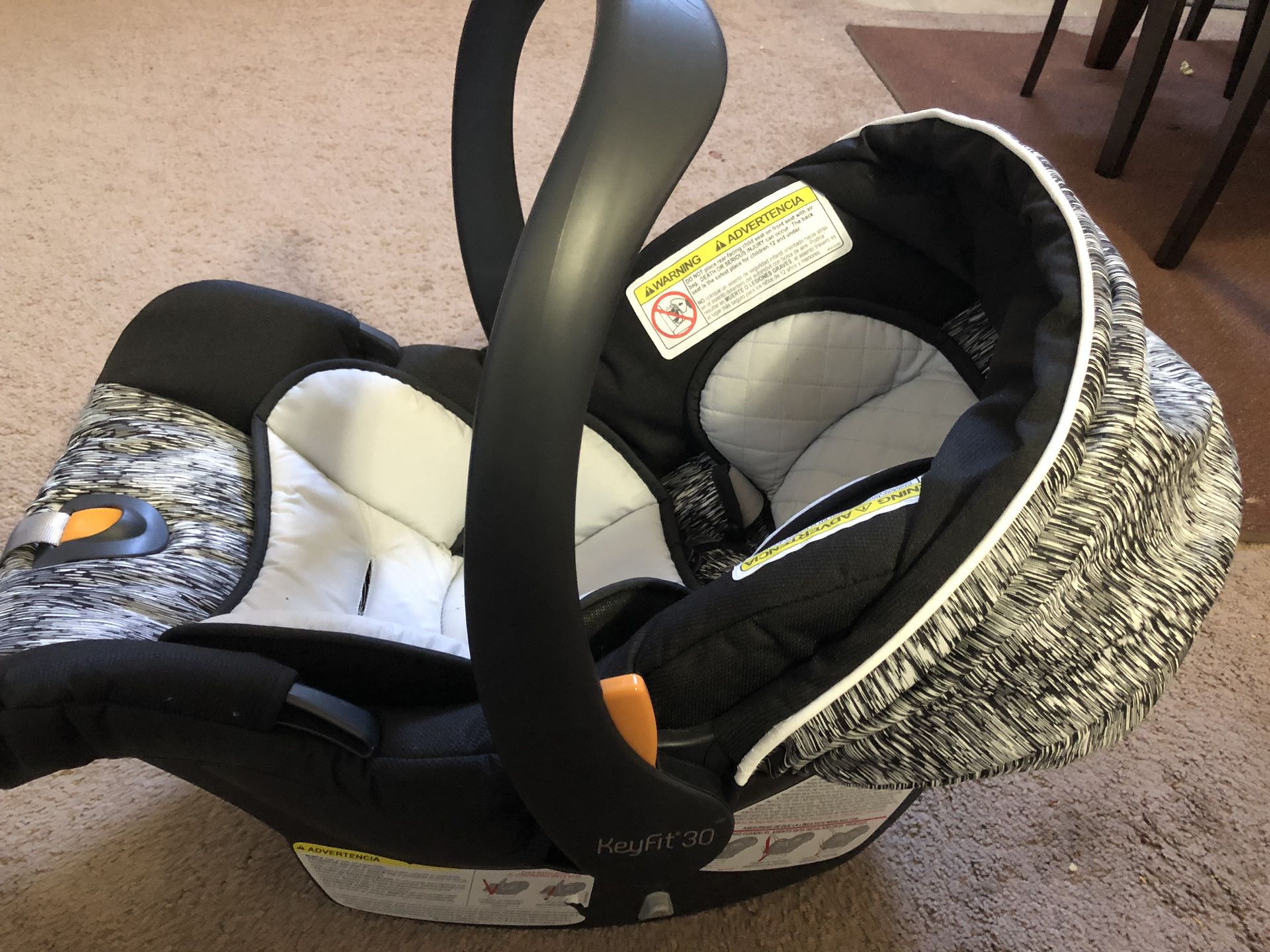 Chicco infant car seat with base
