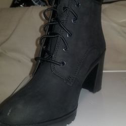 Womens Tims Size 7