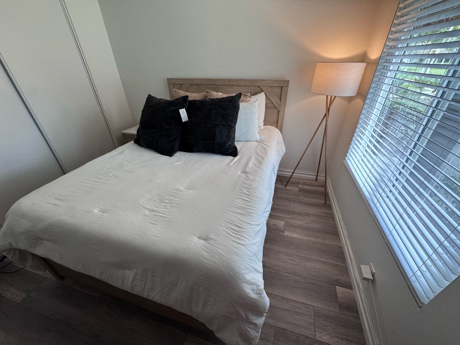 Queen Bedroom Set
