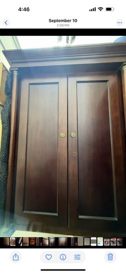 BEAUTIFUL ARMOR THREE DRAWER DRESSER