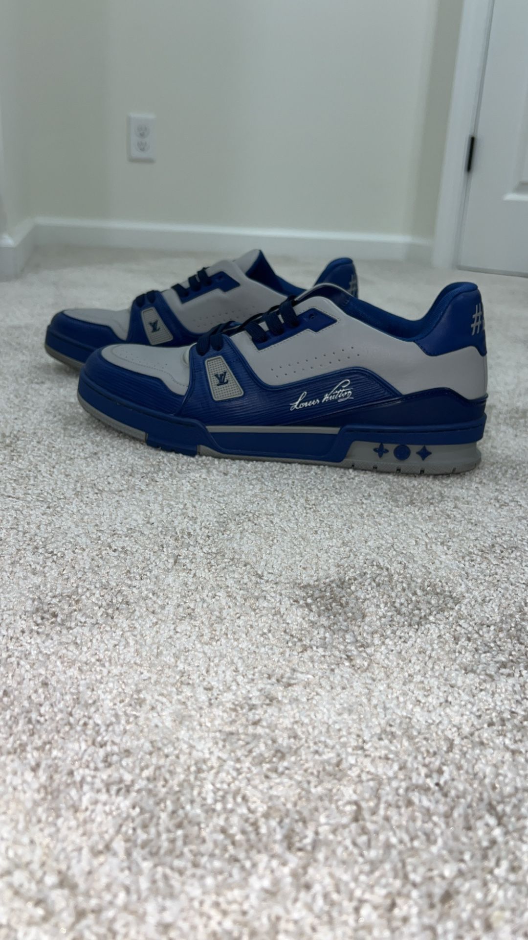 Louis Vuitton Trainer #54 Signature