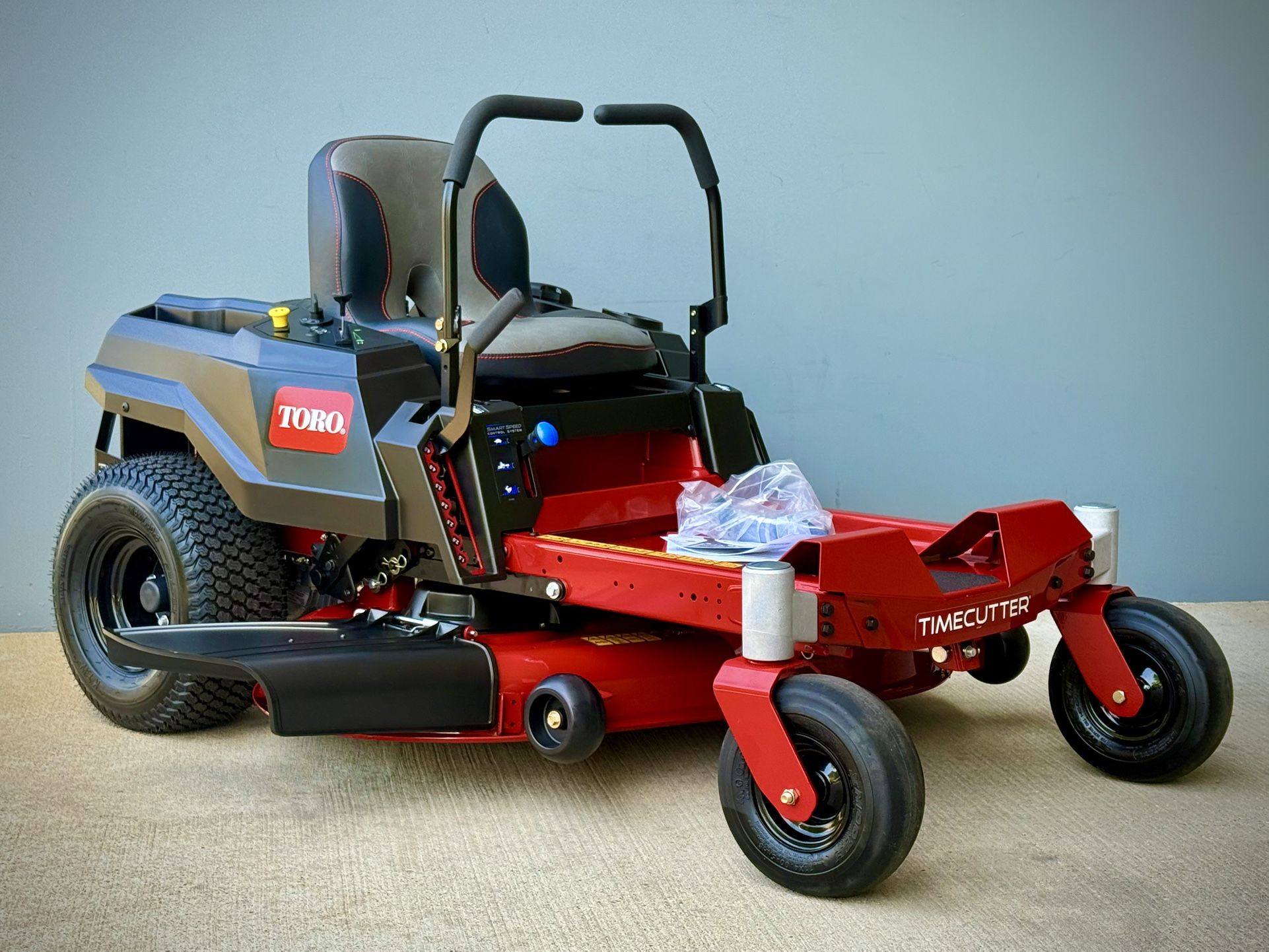 Brand new Toro TimeCutter 42-in 15.5 -HP Gas Zero-turn Riding Lawn Mower