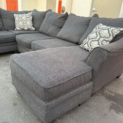 Reversible Sectional (Delivery Available)