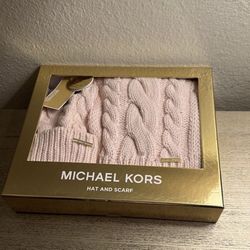 Michael Kors Hat, Scarf And Glove Set 