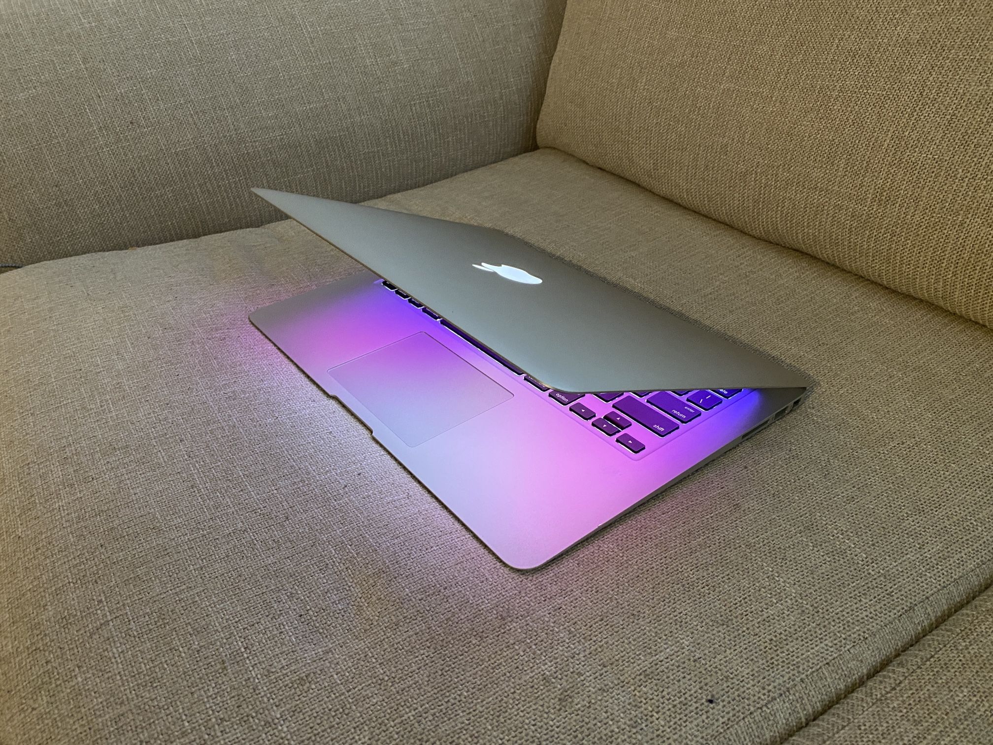 MacBook Air i7 250g SSD 8g RAM