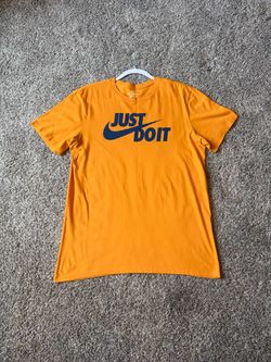 Nike Shirt: Men Large