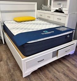 New 4pc bedroom set in box 📦 998