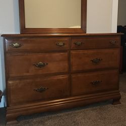 Dresser Kincaid