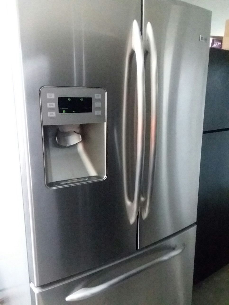 Refrigerator Ice Maker Water Dispenser