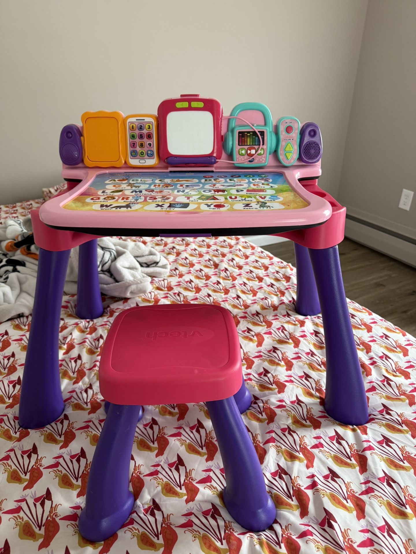 Vtech table/drawing table