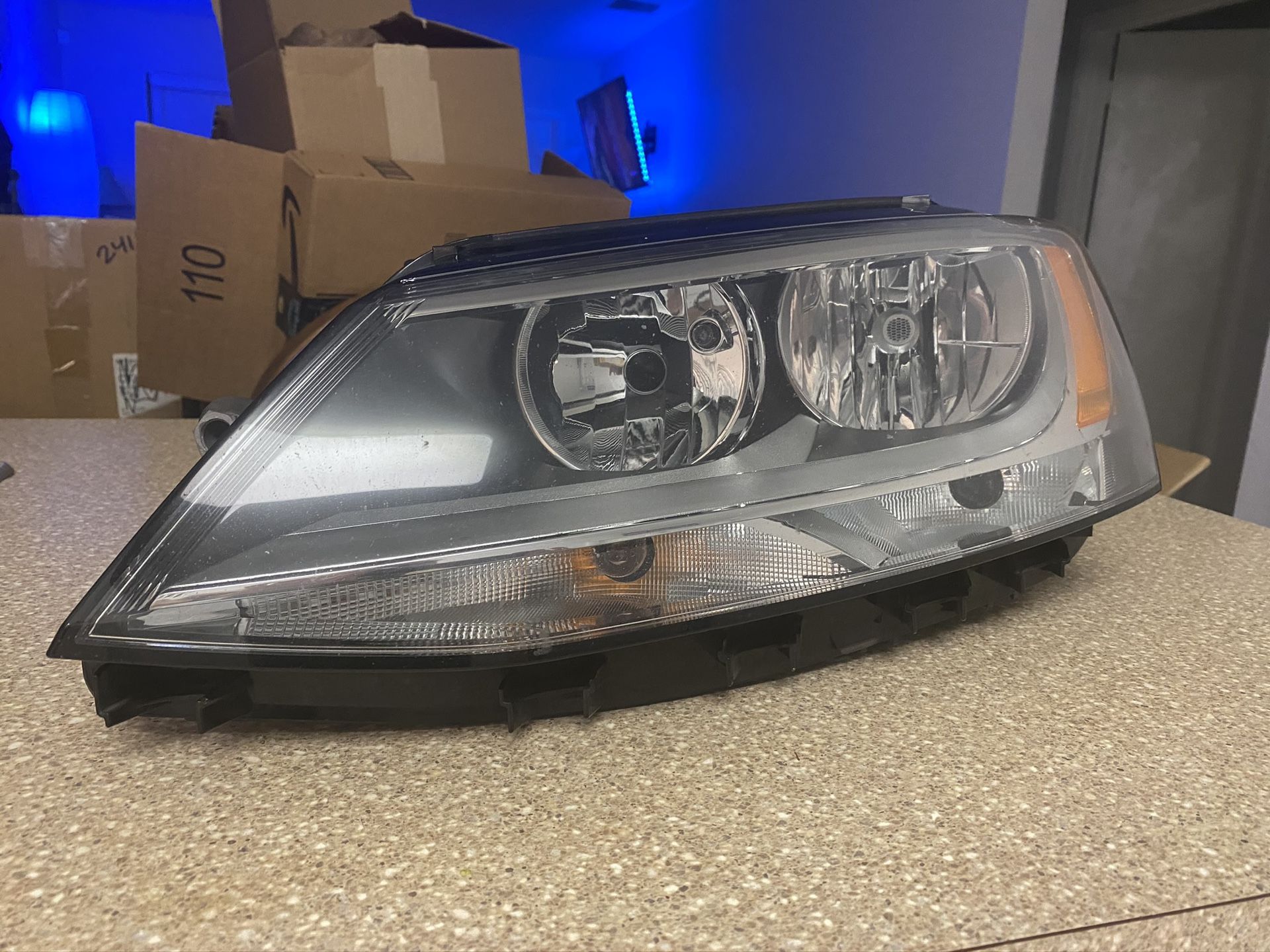 VW Jetta Headlight Assembly- MK6 (2011-2018)