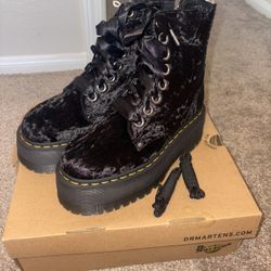 Black velvet Dr. Martens platform Jadon Max Vegan boots in Women’s US 7 Never been worn 