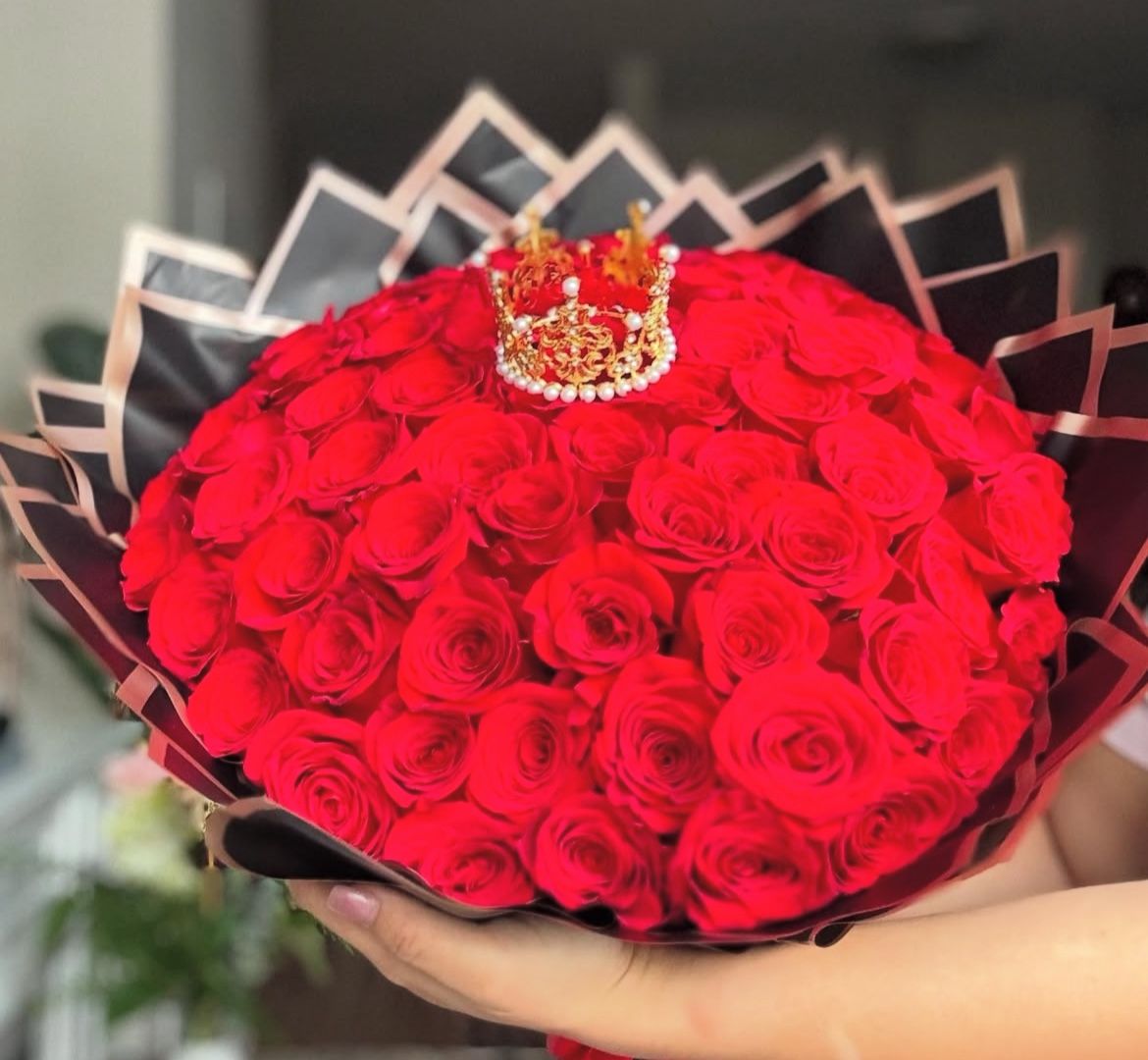 Bouquets Taking Pre Orders