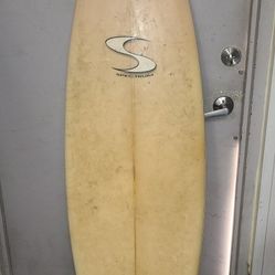 5'7" Spectrum Surfboard