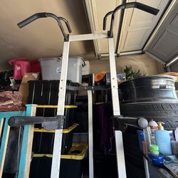 Pull up / dip bar
