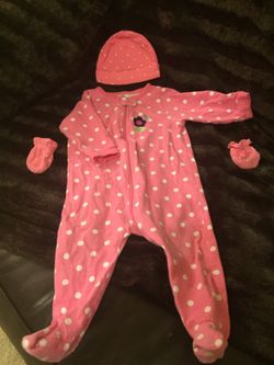 3-6 month onesie with hat and mitts