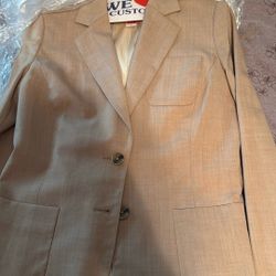 Traditional Women’s Suit 