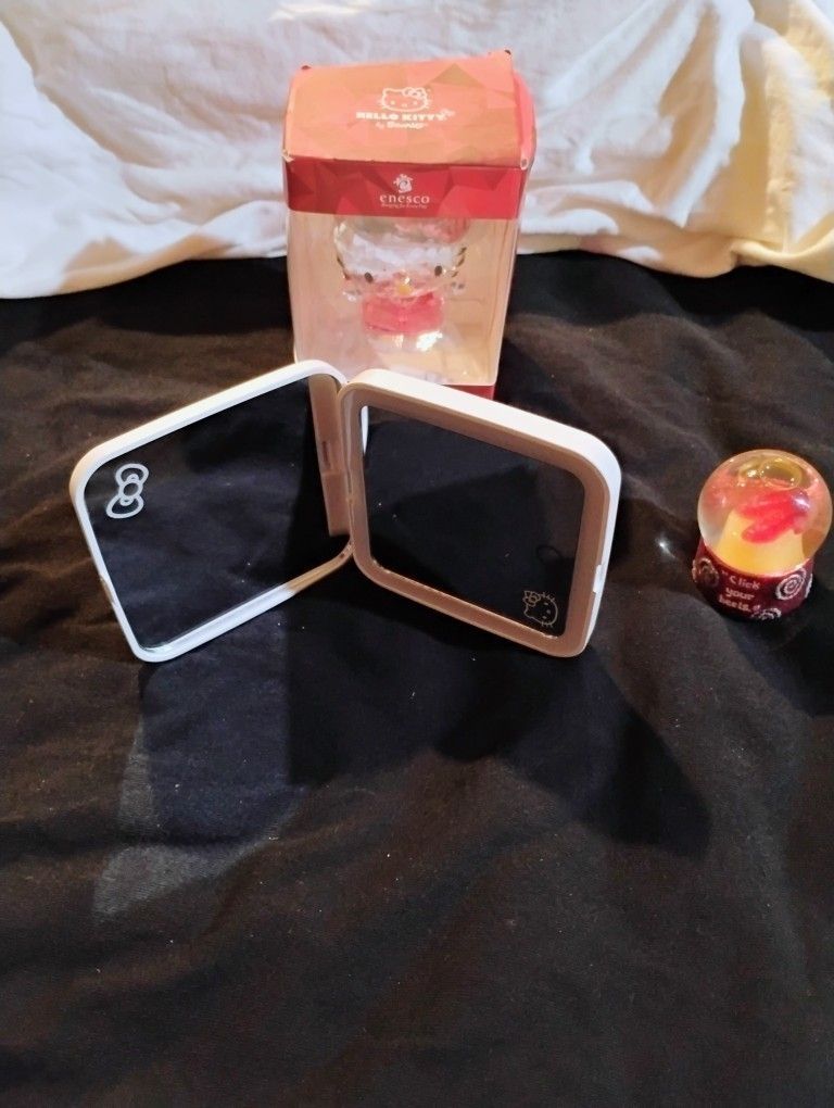 Hello Kitty & Wizard Of Oz Click Your Heels Glitter Globe