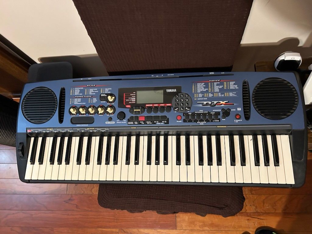 DJX Yamaha Keyboard