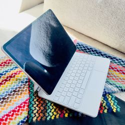 12.9” iPad Pro Wi-Fi + Cellular 1TB - Silver (+ Magic Keyboard / Pencil)