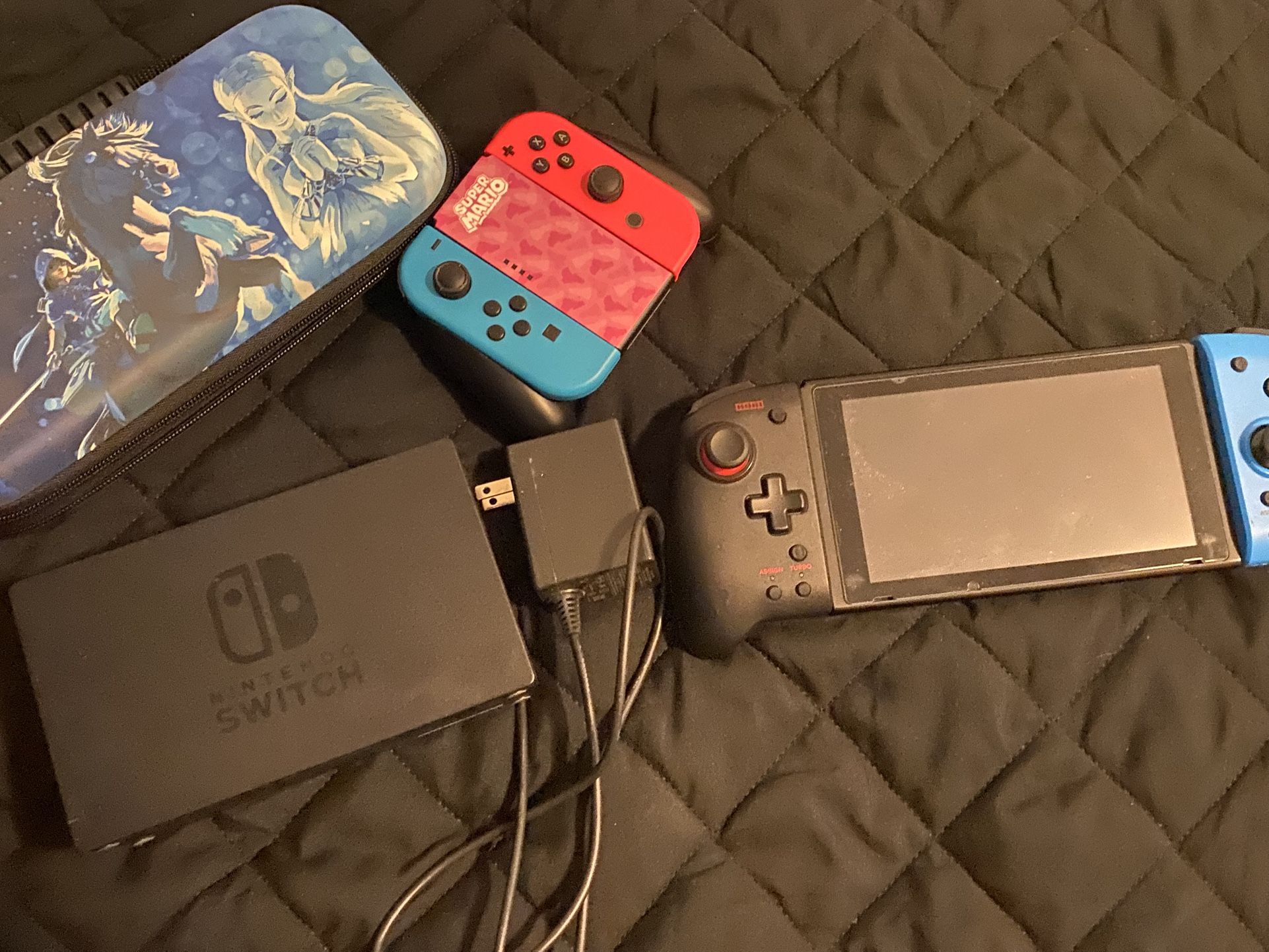 Nintendo Switch + Carrying Case