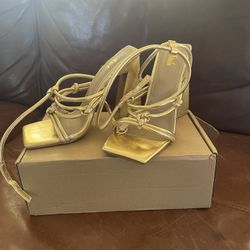 Gold Holiday Heels - New!