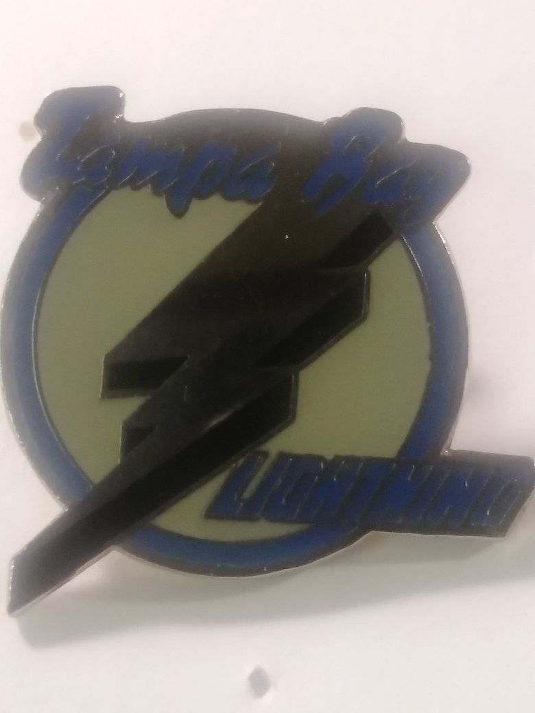 Tampa Bay Lightning lapel pin