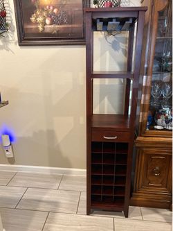 Mueble para copas y botellas de vino