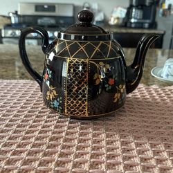 Hand painted Vintage English Teapot 