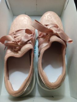 Brand New woman's tennis shoes