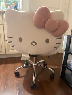Hello Kitty Desk Chair
