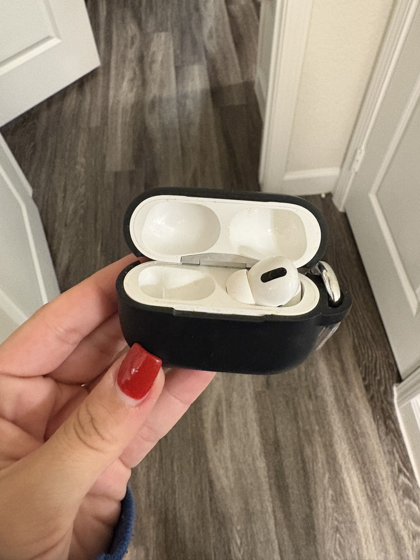AirPods Pro With Charging Case (One Earbud)