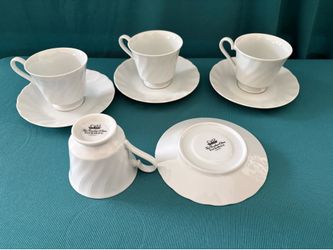 Set of 4 TeaCups/Saucers