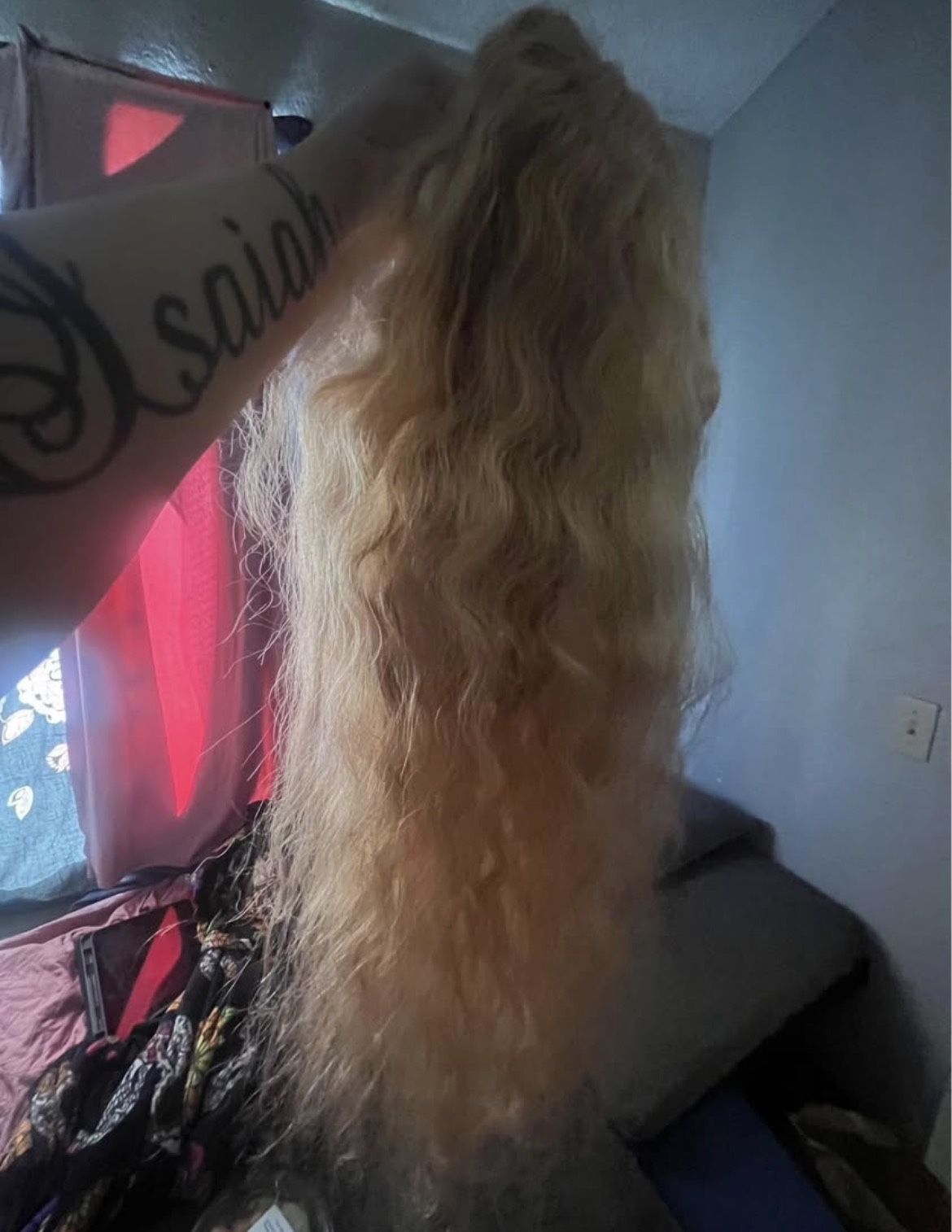32’ Inch Honey Blonde.