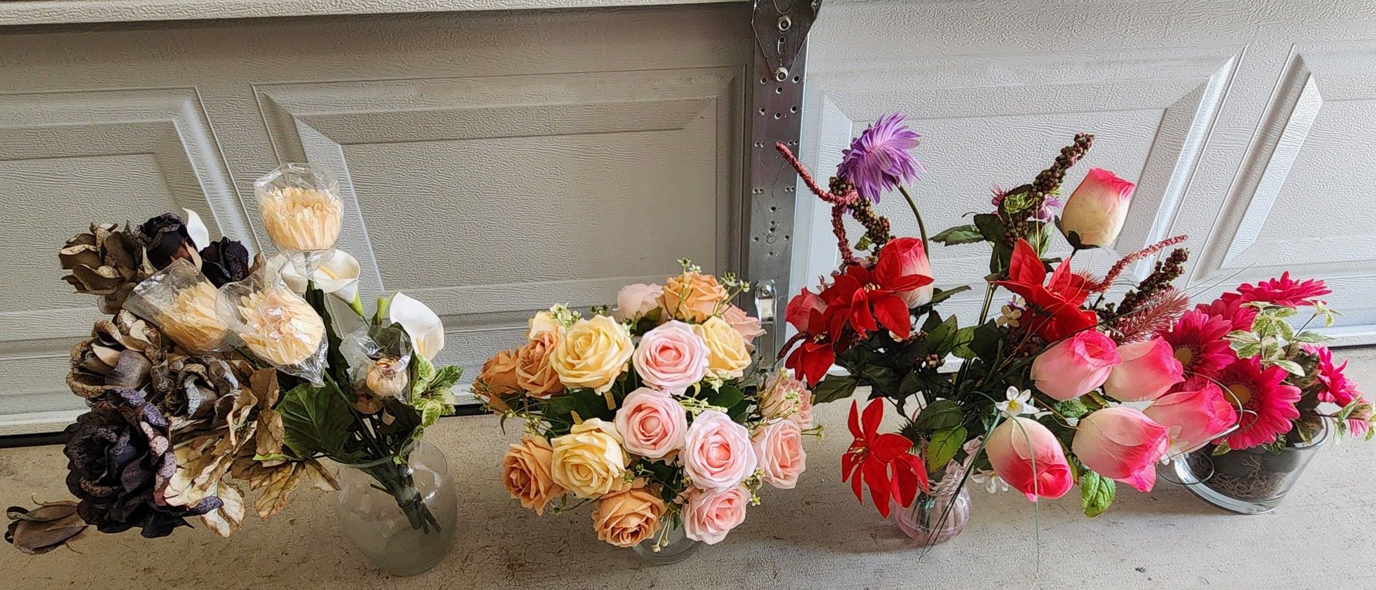 $10 Each Bundle Of Flowers With Vase