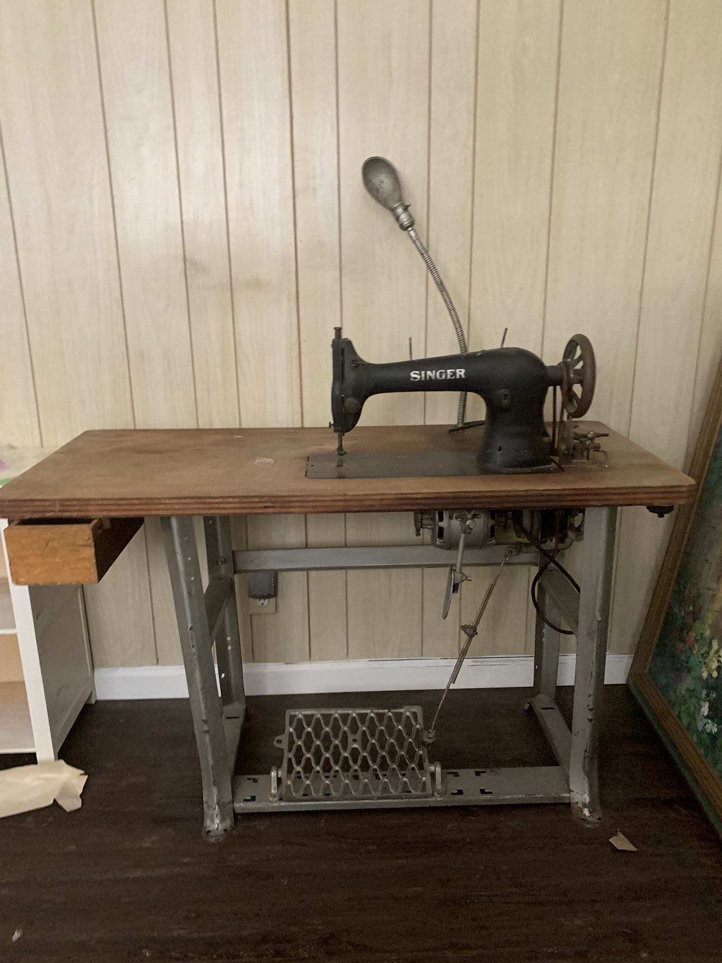 Singer Industrial Sewing Machine