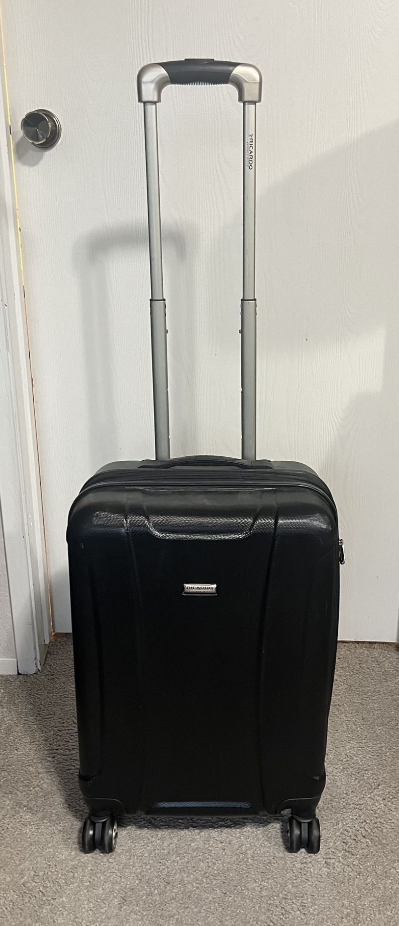 Ricardo Beverly Hills Spinner Suitcase – Great Condition