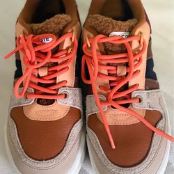 Women's Lacoste L002 Winter Mid Leather Outdoor Shoes