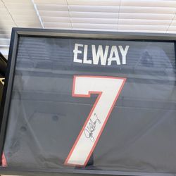 Autographed Denver Broncos Memorabilia